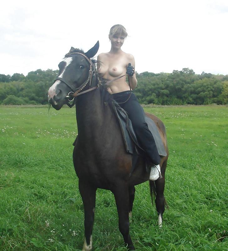 19P Russische MILF über die Natur
