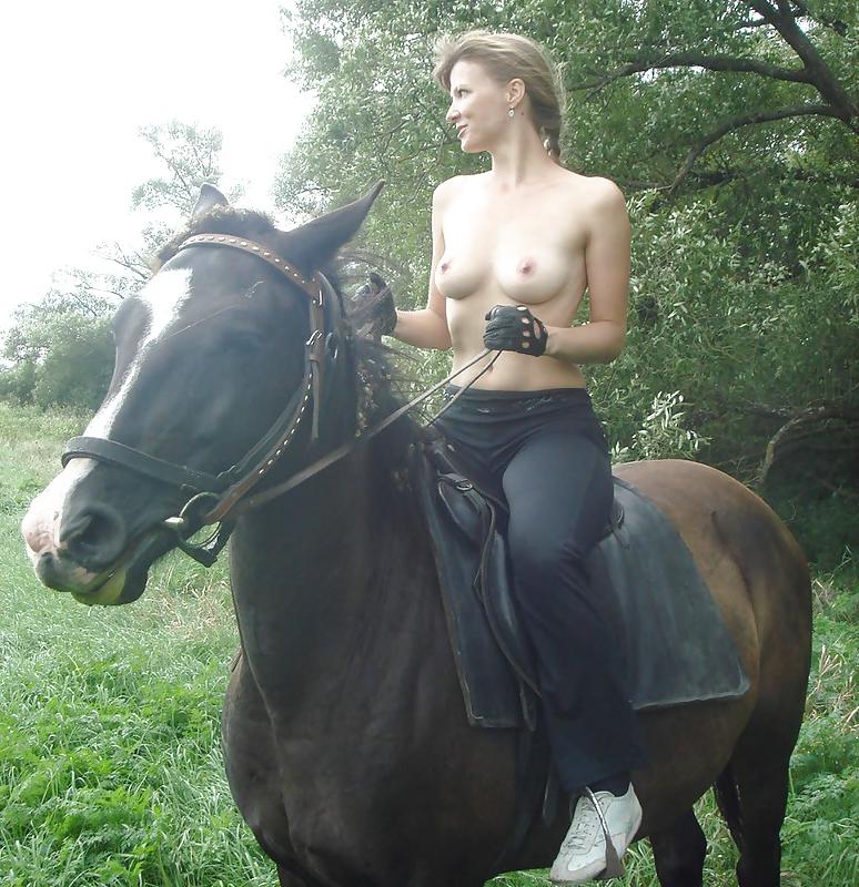 19P Russische MILF über die Natur