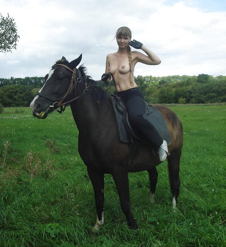 19P Russische MILF über die Natur