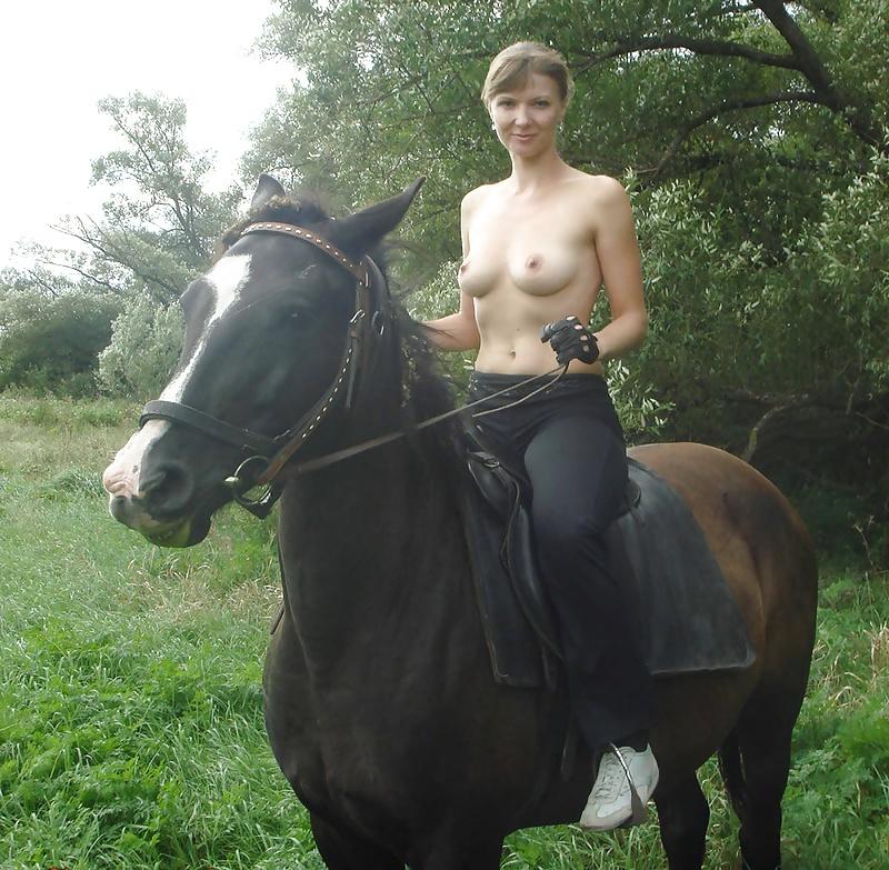 19P Russische MILF über die Natur