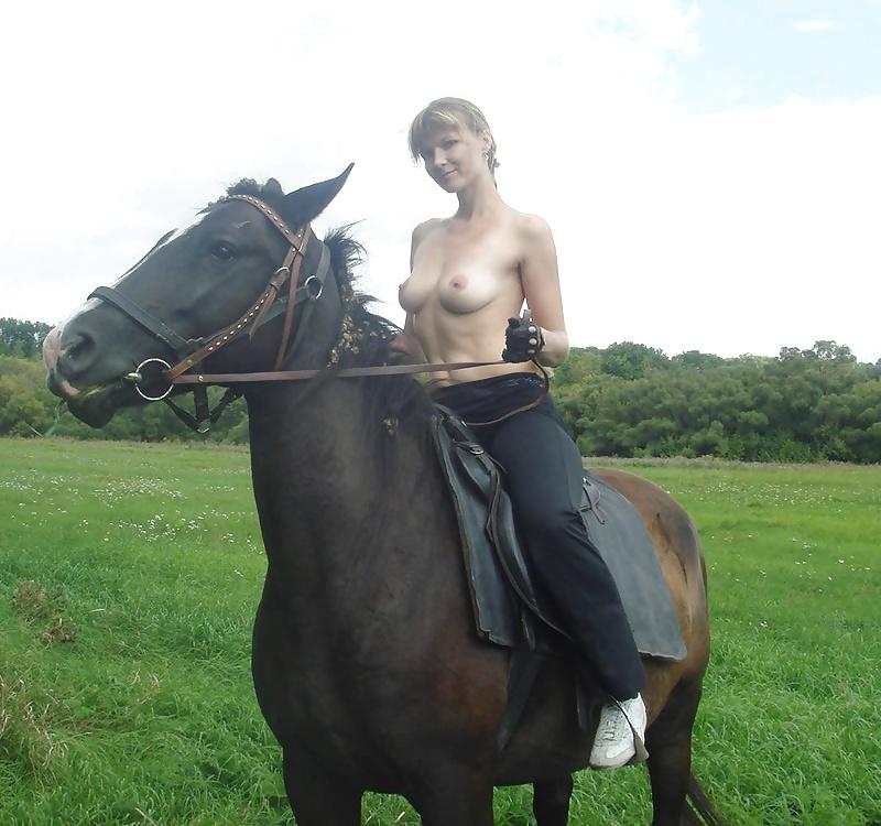 19P Russische MILF über die Natur