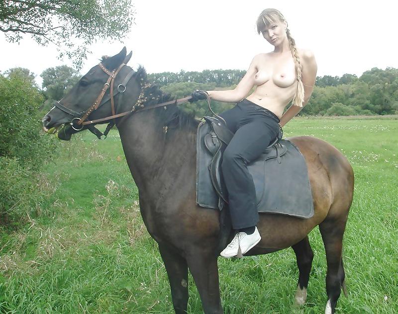 19P Russische MILF über die Natur