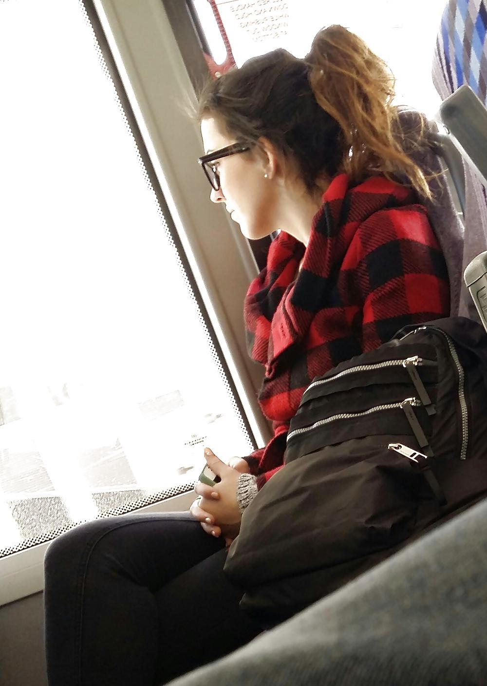 25P Hot women in public 