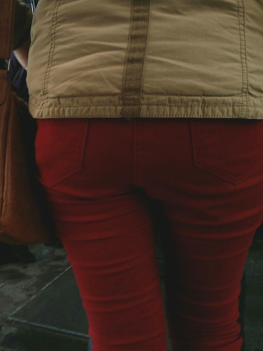 25P Hot women in public 