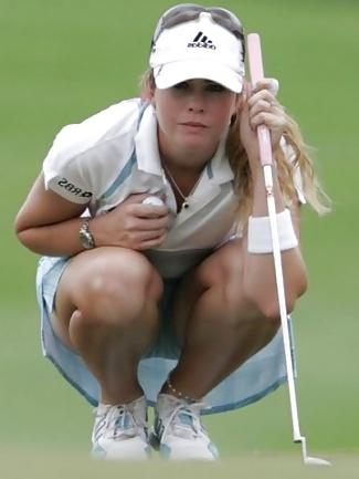 25P Golfing girls