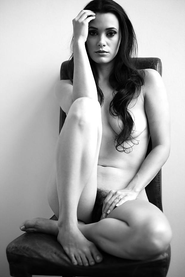 25P Perfect Storm - Beautiful Ladies With Hair On Their Pussies