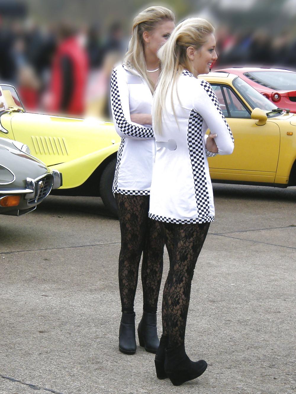 22P Gorgeous stocking girls at the motor show