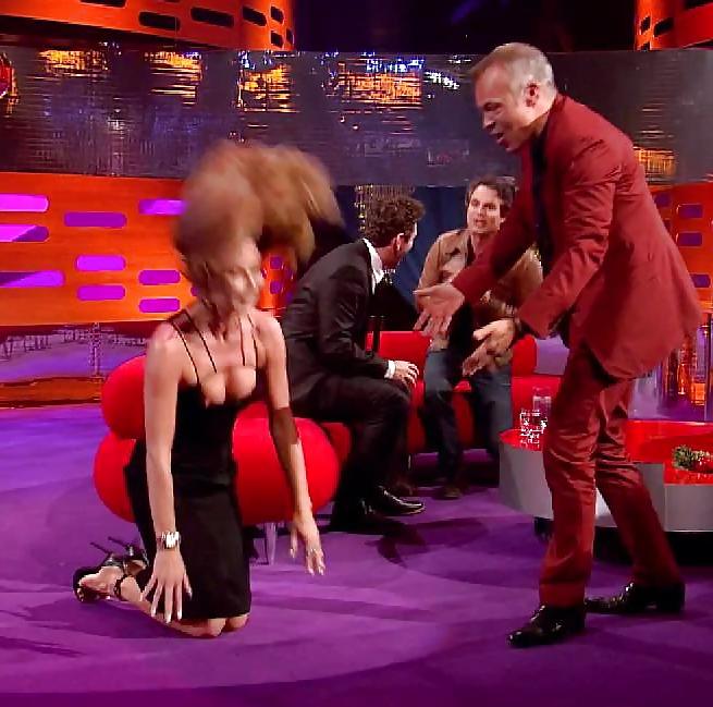 15P Amanda Holden Nip Slip