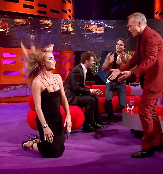 15P Amanda Holden Nip Slip