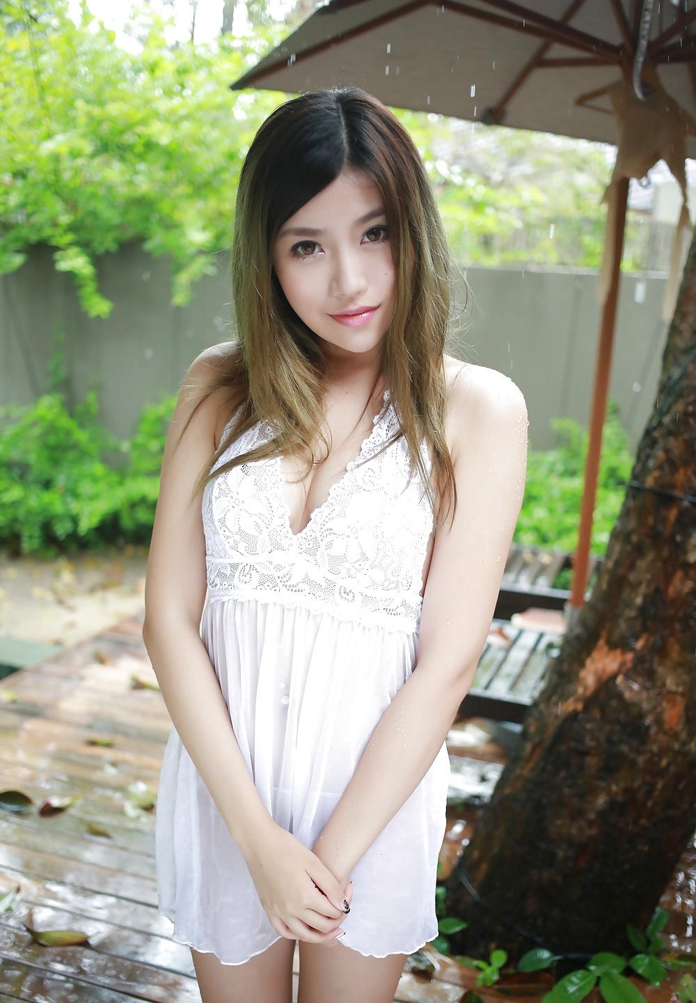 25P Sexy, really sexy asian women