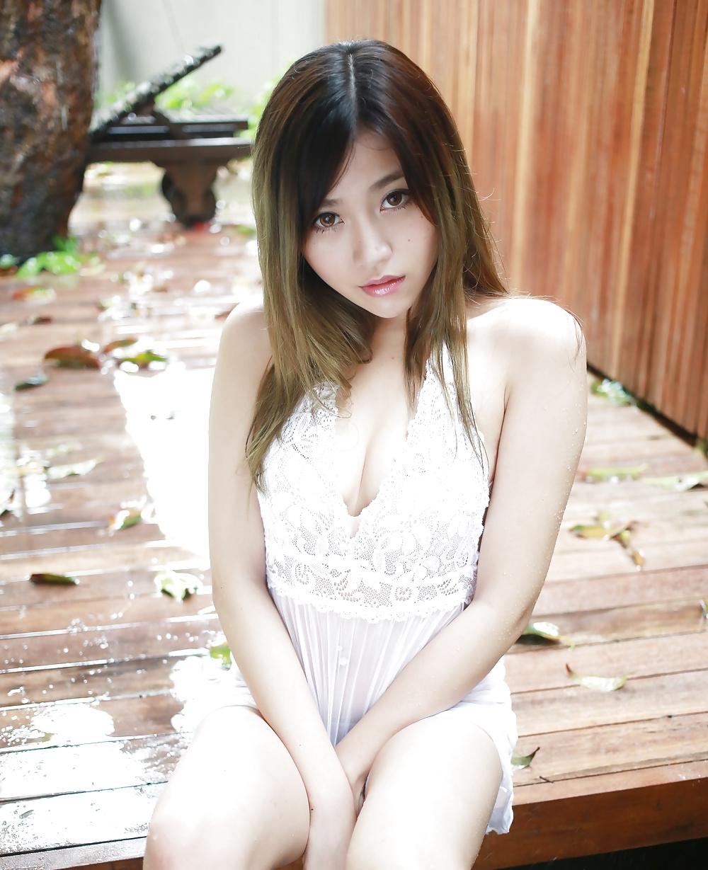 25P Sexy, really sexy asian women