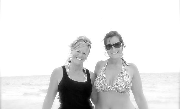 15P Busty Mom Cleavage Nicole