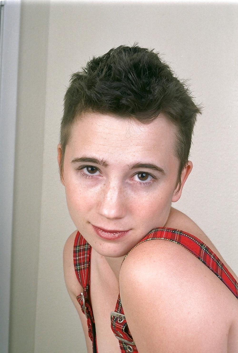 25P Short Hair Hairy Redhead Teen