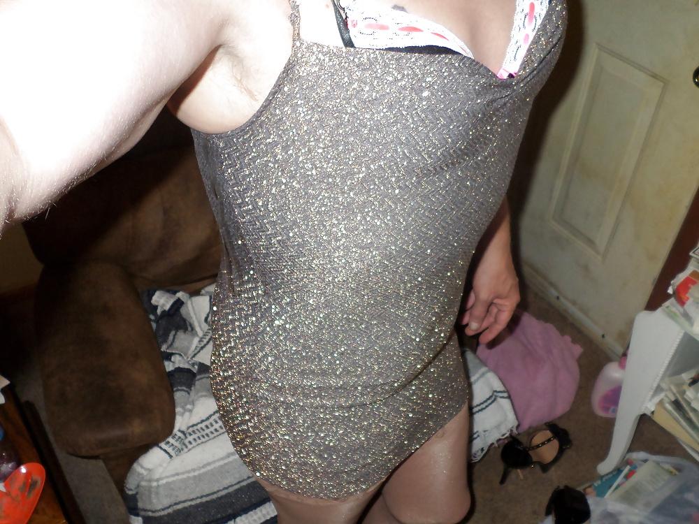 25P Gold dress