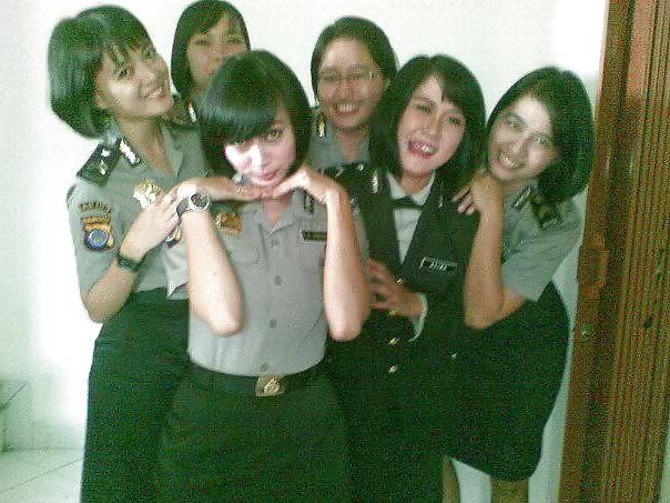8P Uniform girls