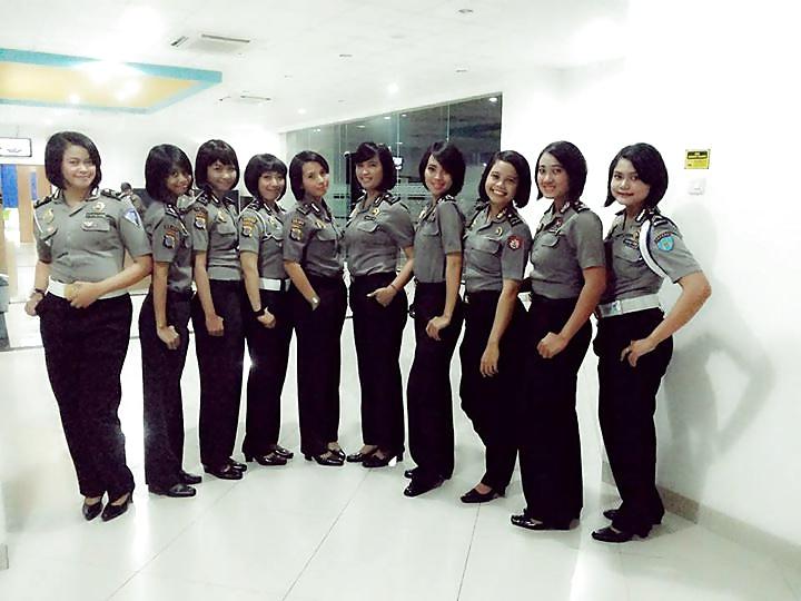 8P Uniform girls