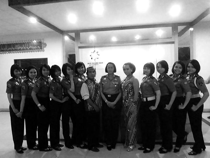 8P Uniform girls
