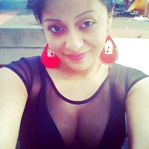 8P Latina cleavage