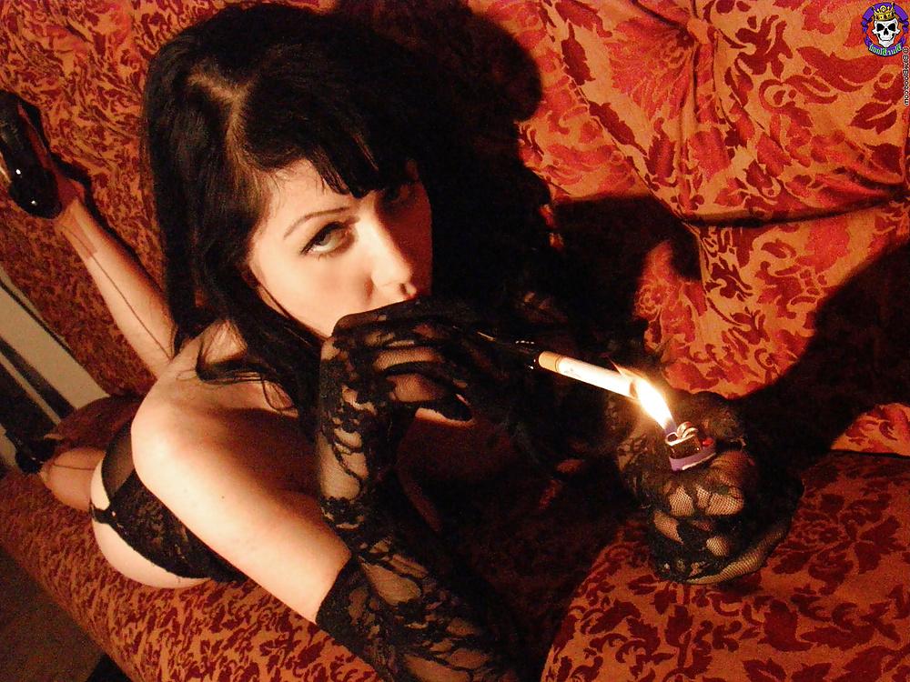 15P Gothic smokey babe