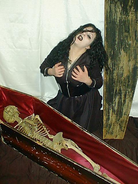 25P Anastaisa (5) Coffin (Gothic Alt. Punk Girl) 