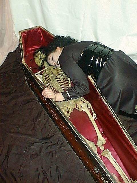 25P Anastaisa (5) Coffin (Gothic Alt. Punk Girl) 