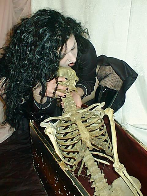 25P Anastaisa (5) Coffin (Gothic Alt. Punk Girl) 