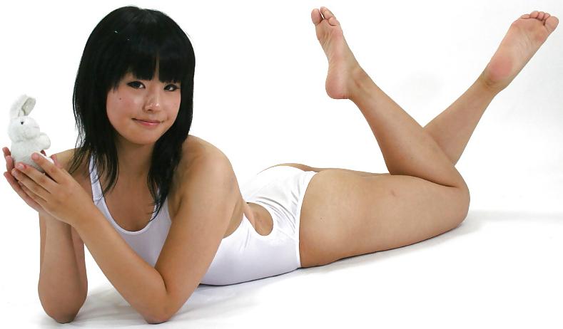 25P Asian Feet