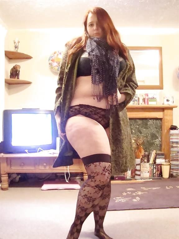 15P Chubby girl in lace stocking