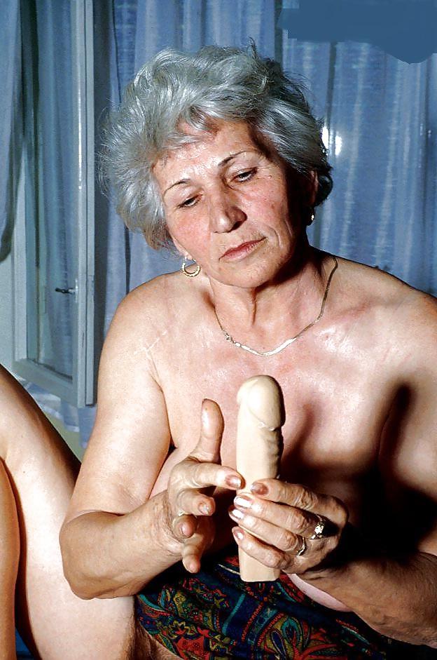 14P AMATEUR MATURES GRANNIES BBW BIG BOOBS BIG ASS 44