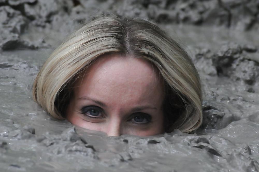 25P Mud fetish