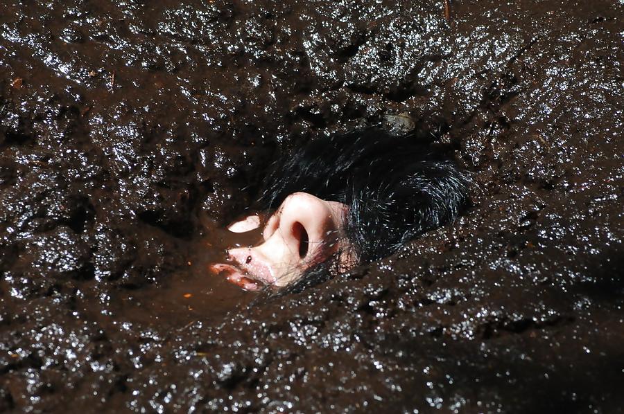 25P Mud fetish