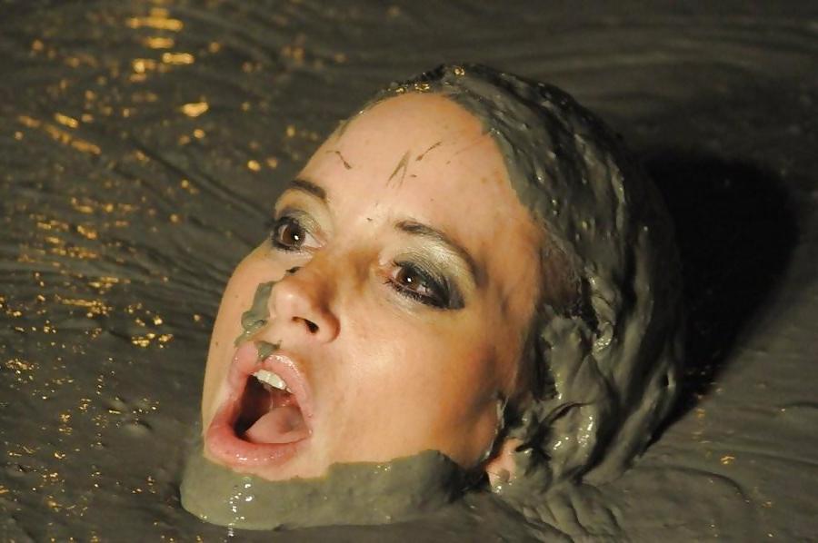 25P Mud fetish
