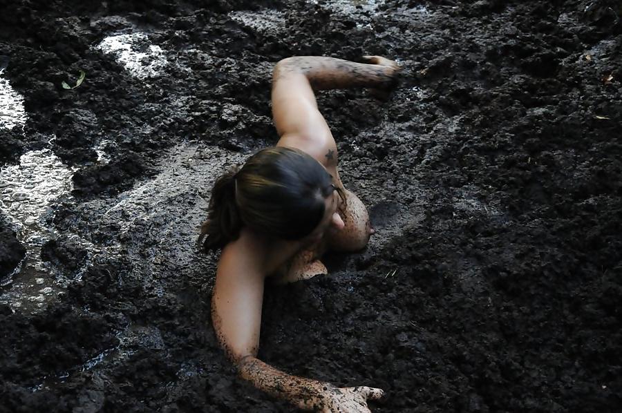 25P Mud fetish