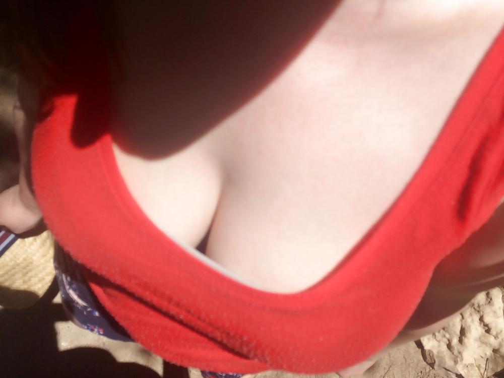 4P Awesome boobs & cleavage