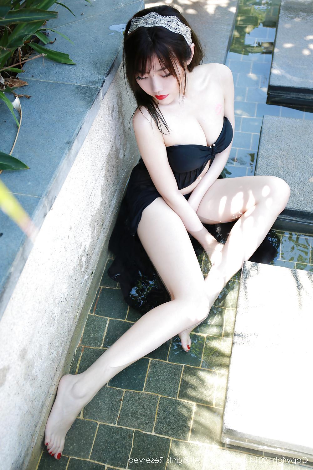 25P Sexy asian babe