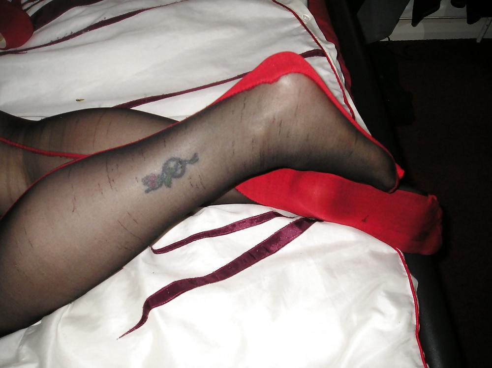 23P My girlfriends black and red seamed tights pantyhose