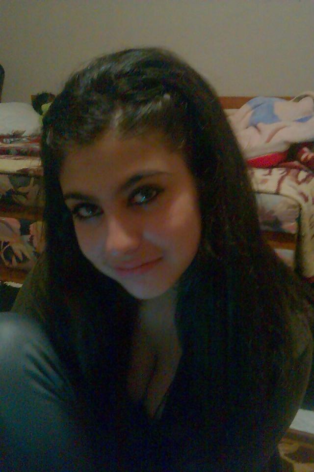 13P Turkish cleopatra eyes! On which face would you cum?