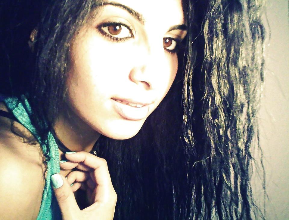 13P Turkish cleopatra eyes! On which face would you cum?