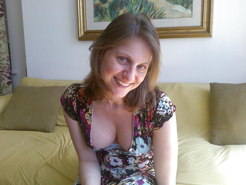 25P NICE CLEAVAGE 4