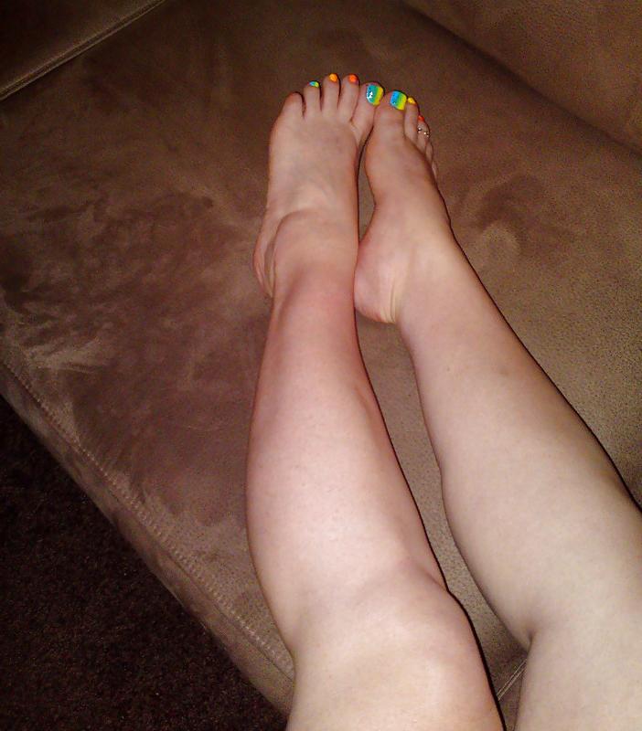 21P Feet And Legs