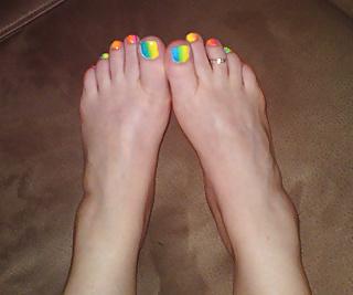 21P Feet And Legs