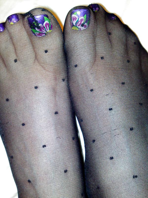 21P Feet And Legs