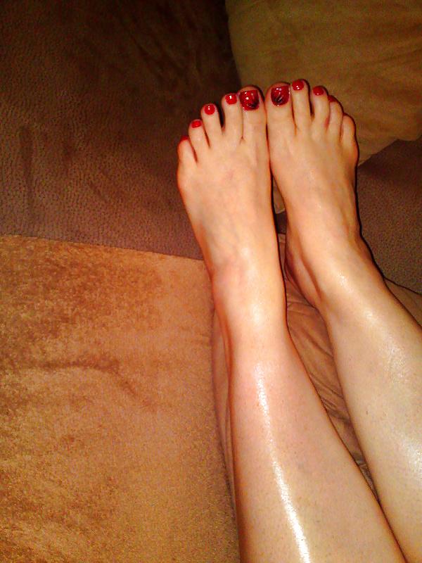 21P Feet And Legs