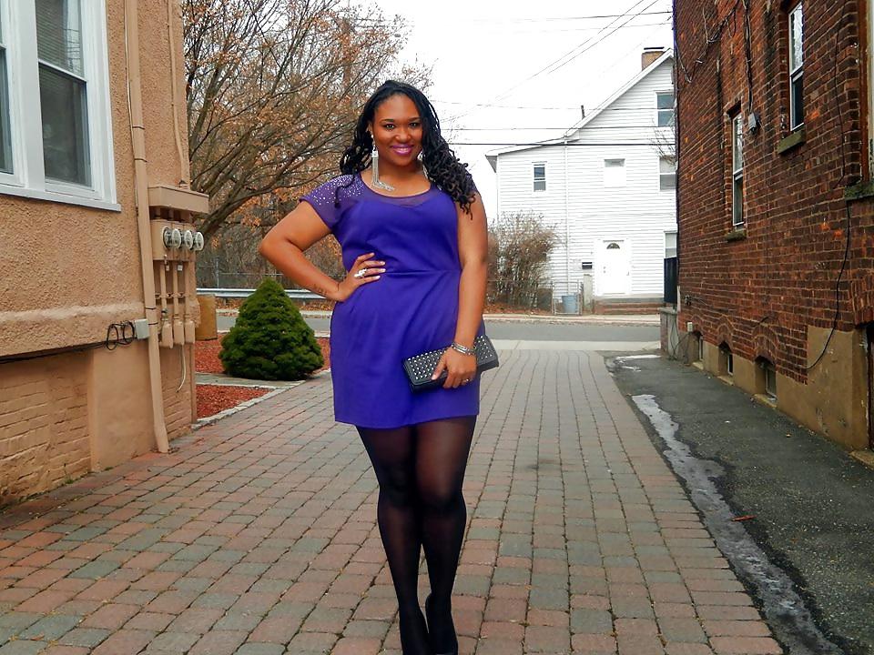 25P DAMN!  I just LOVE black girls in pantyhose! 
