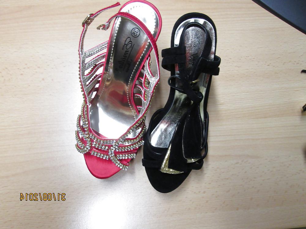 4P Black or red?