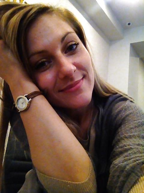 8P British milf Danica