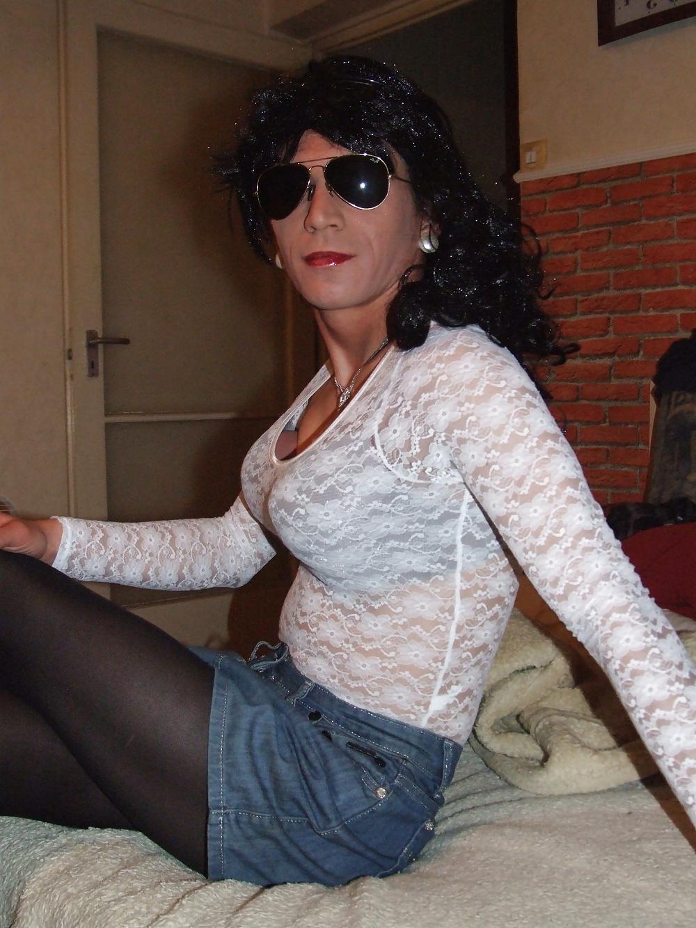 25P Amateur Transvestite Yvette black hair big cock