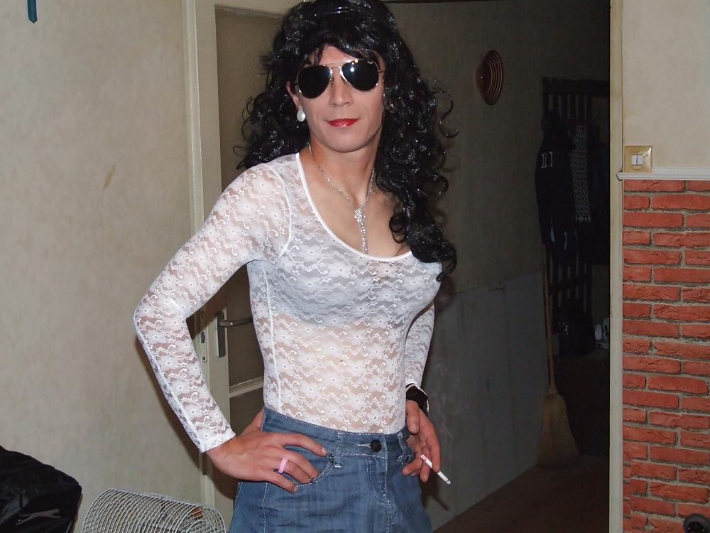 25P Amateur Transvestite Yvette black hair big cock