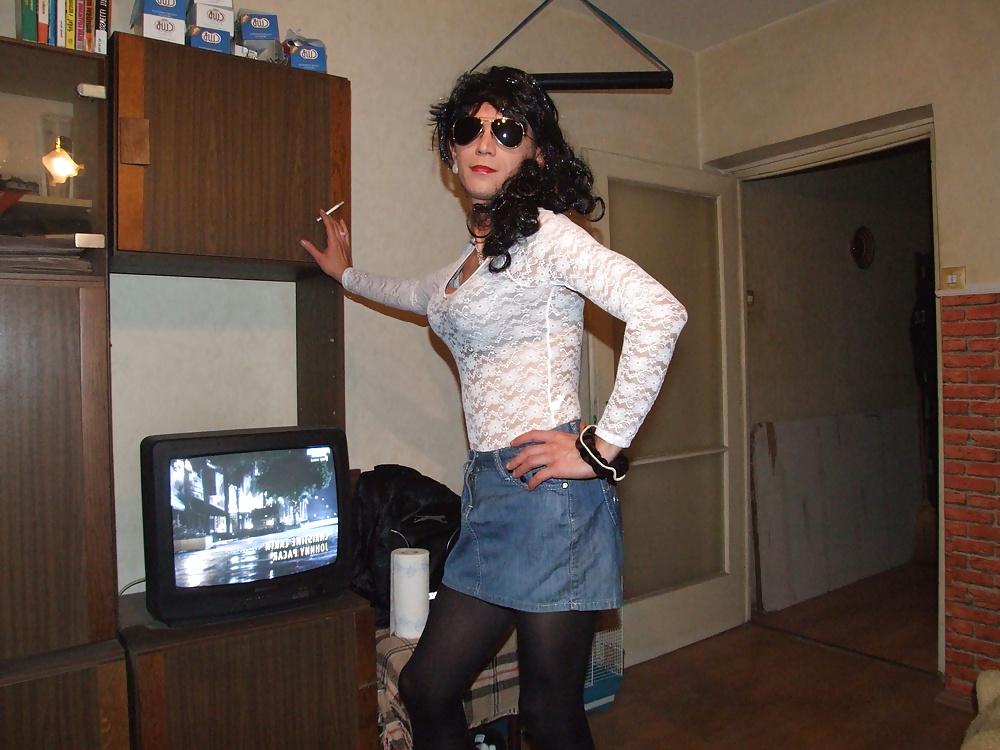 25P Amateur Transvestite Yvette black hair big cock