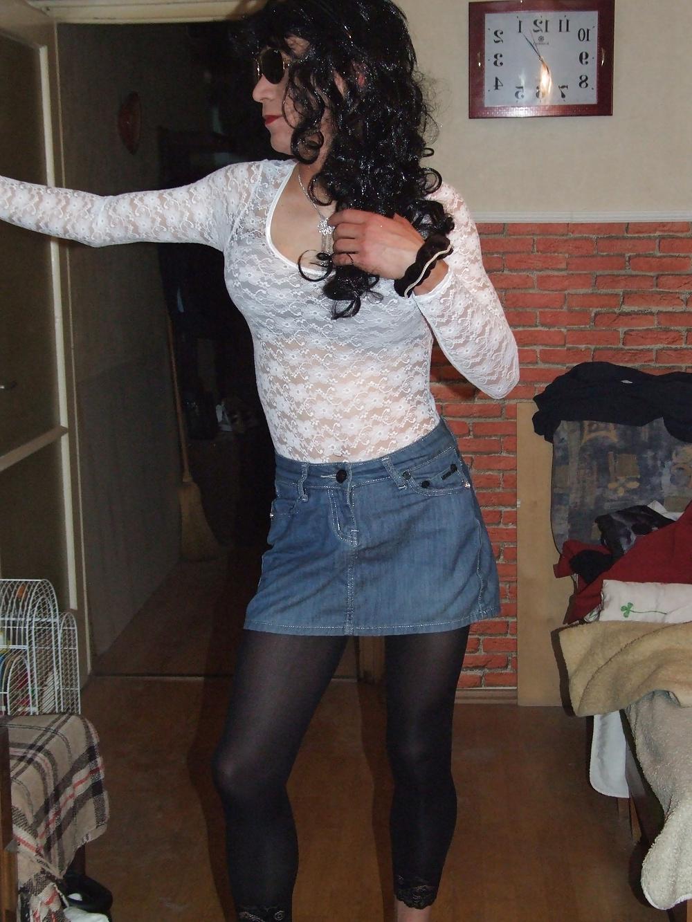 25P Amateur Transvestite Yvette black hair big cock